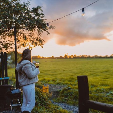 ホテル The Horrrsebox Tinyhouse Glamping Garadice エクステリア 写真